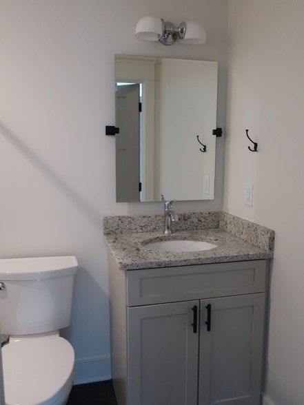 Full bath Upstairs Front Bedroom - 2739 Jersey Ave