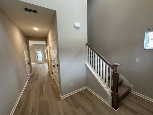 Building Photo - Brand New 3 Bed 2.5 Bath Townhome In Shelbyville
