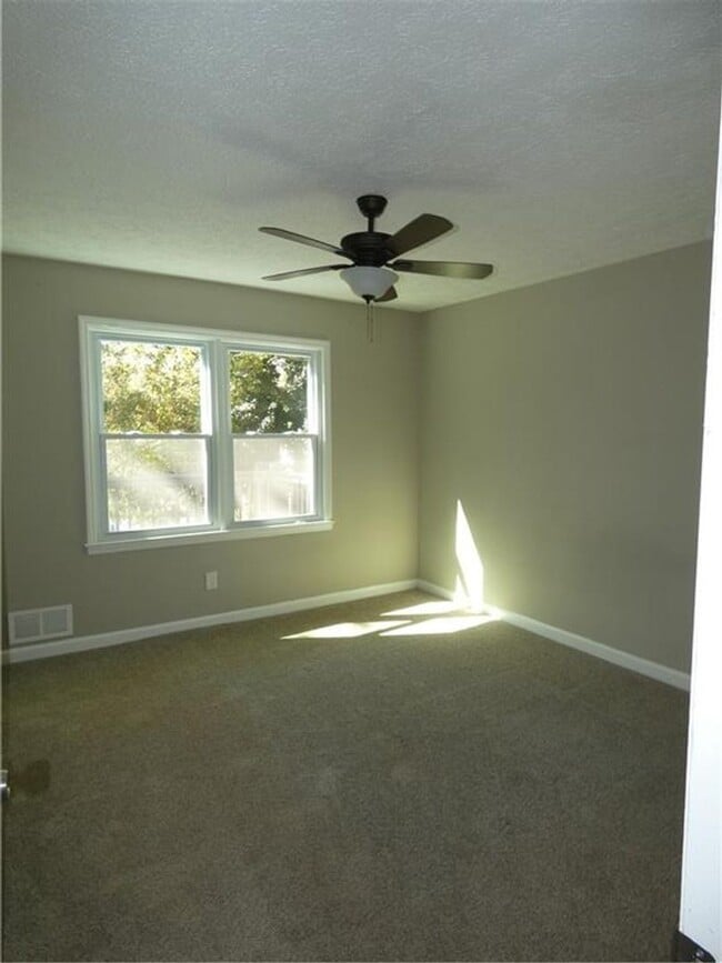 Building Photo - 2 Bed/1 bath single family home in Forsyth...