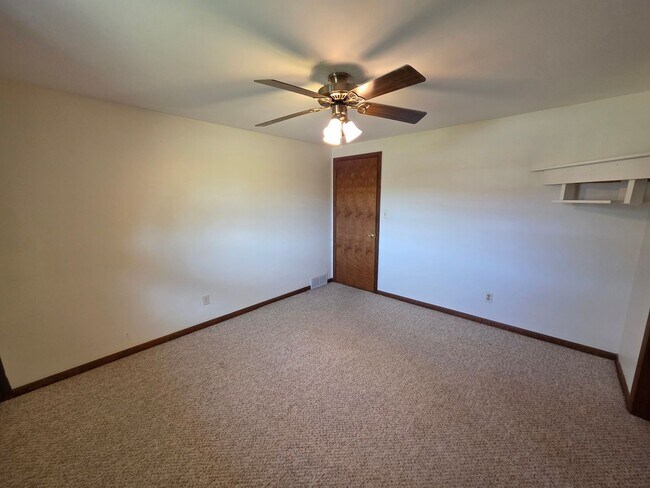 Building Photo - 1798 Chateau Dr