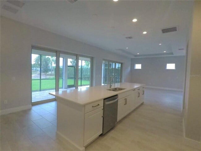 Building Photo - 15738 Shorebird Ln