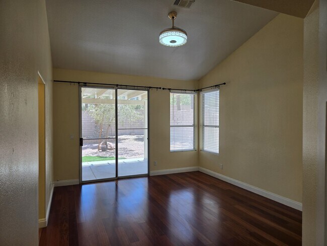 Building Photo - 8417 San Ramon Dr