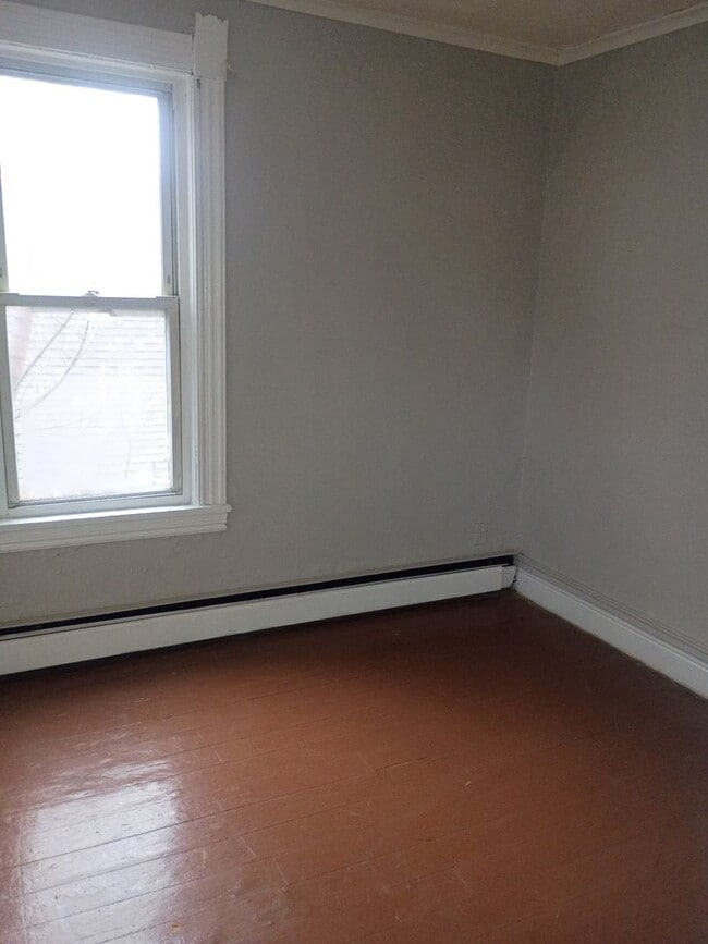 Building Photo - 501 Rowland St