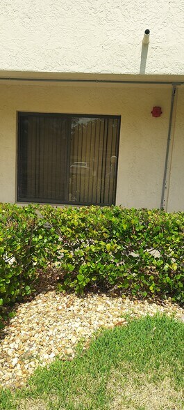 Building Photo - 7430 Lake Breeze Dr