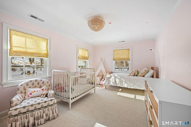 Building Photo - 61 Bittersweet Ln