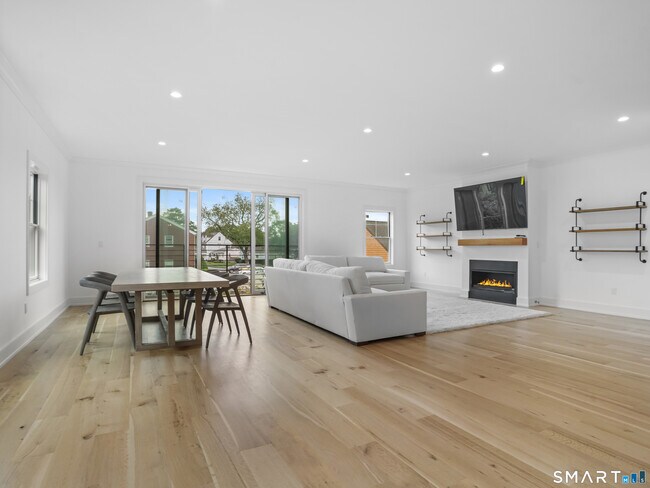 Building Photo - 345 Reef Rd