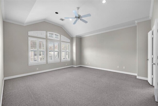 Building Photo - 3928 Blossom St