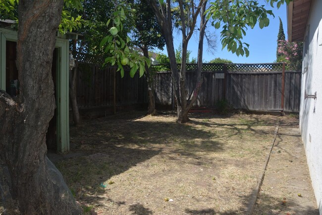 Building Photo - 3809 Lassen Dr