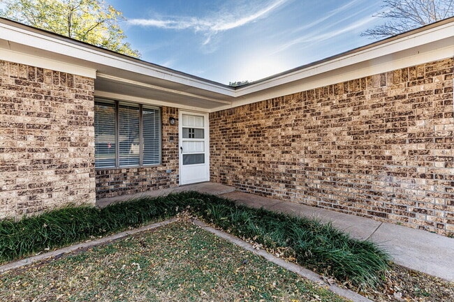 Building Photo - 4813 73rd St