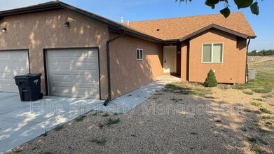 Building Photo - 983 S Palomar Dr