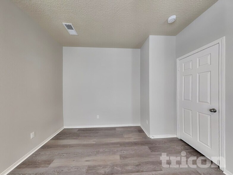 Building Photo - 2956 Wilder Loop Northeast