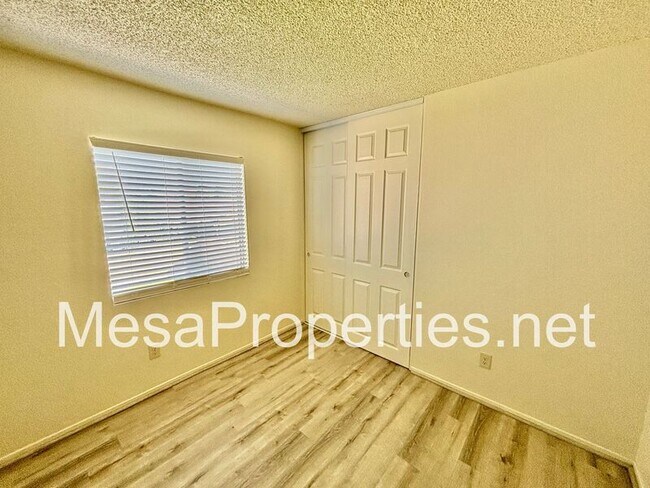 Building Photo - 11321 Oakwood Dr