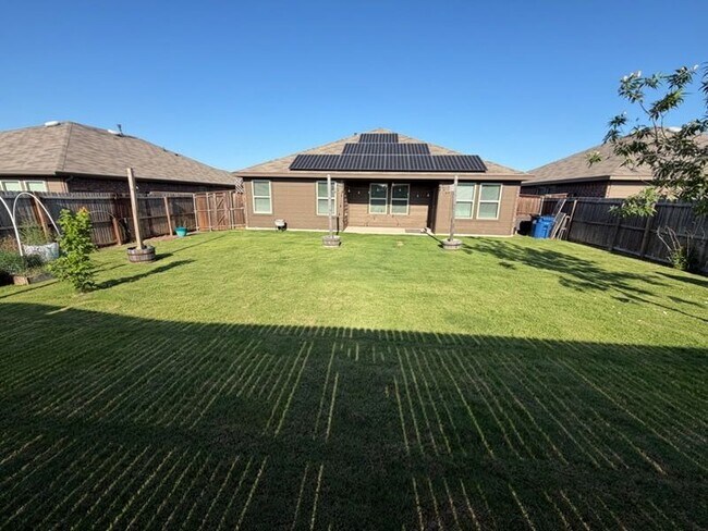 Building Photo - 3112 Shorthorn Way