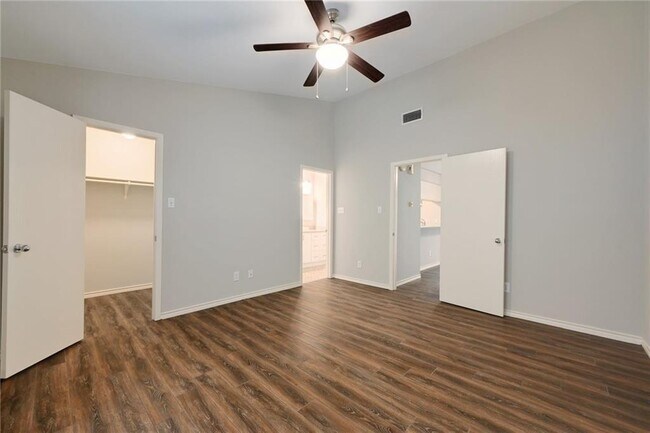 Building Photo - 3839 Dry Creek Dr