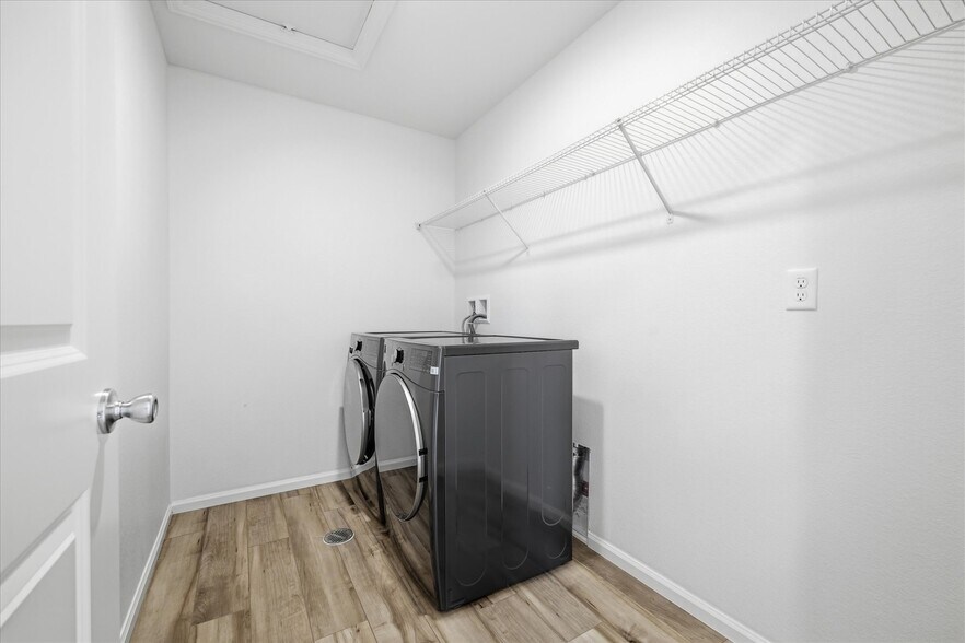 Building Photo - 14136 Blue Heart Ct