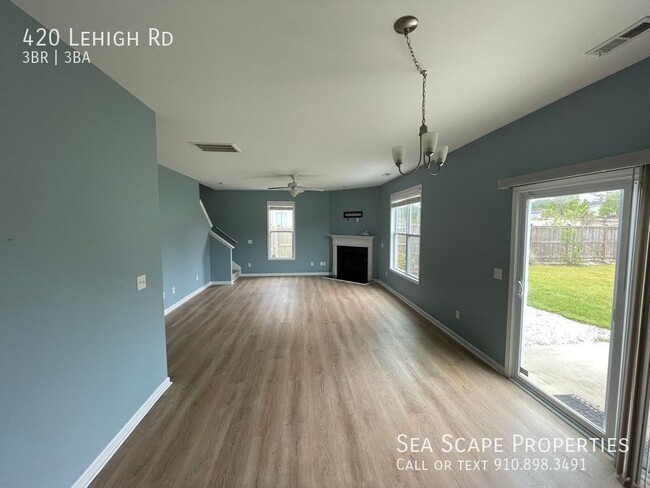 Building Photo - 3bd/2.5ba home with flexible Lease Length