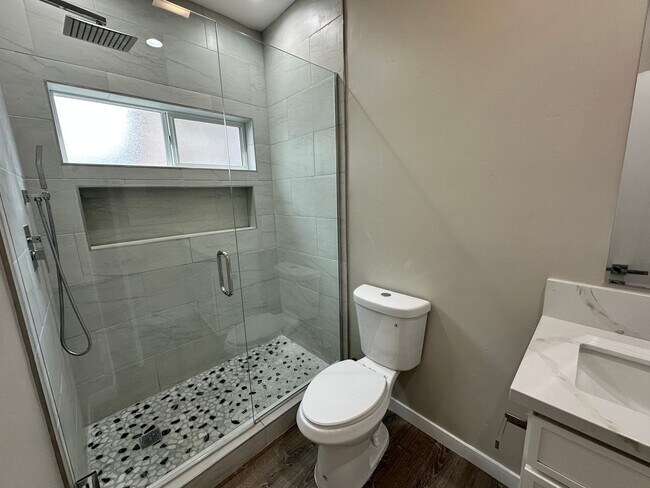 Building Photo - Brand New in 2025! (Lease out, pending sig...