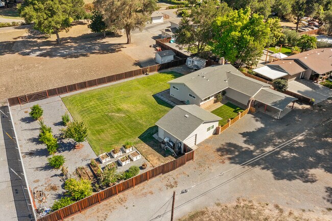 Building Photo - 199 Bailhache Ave