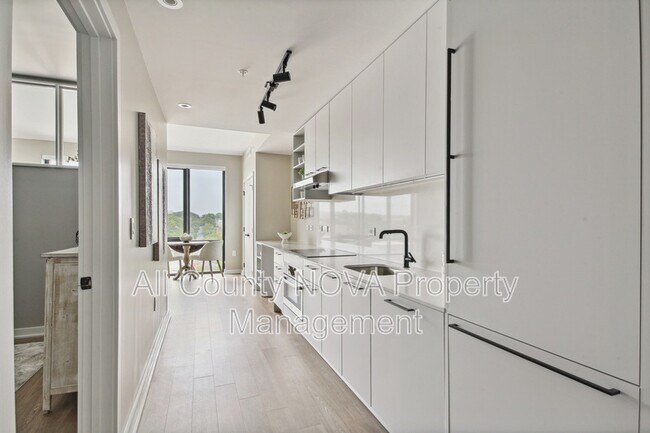 Building Photo - 1625 Eckington Pl NE