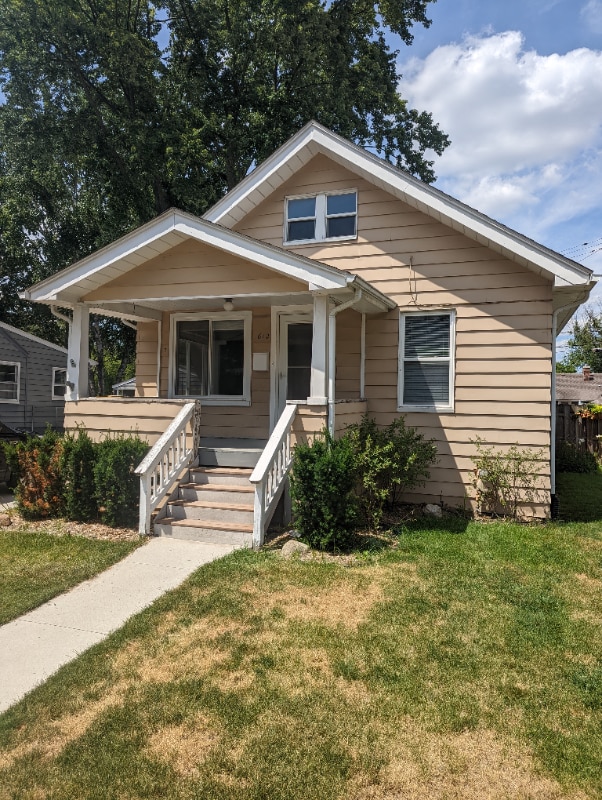 Building Photo - 612 Louis Ave