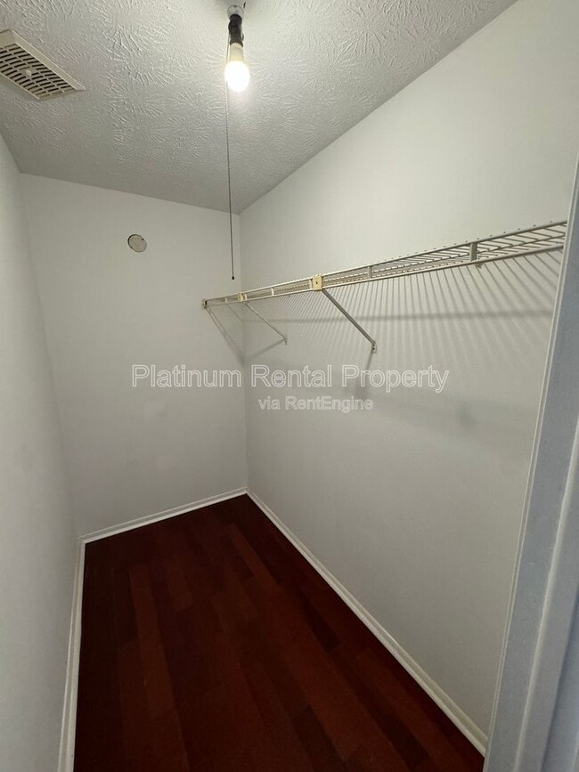 Building Photo - 1295 Taylor Oaks Dr