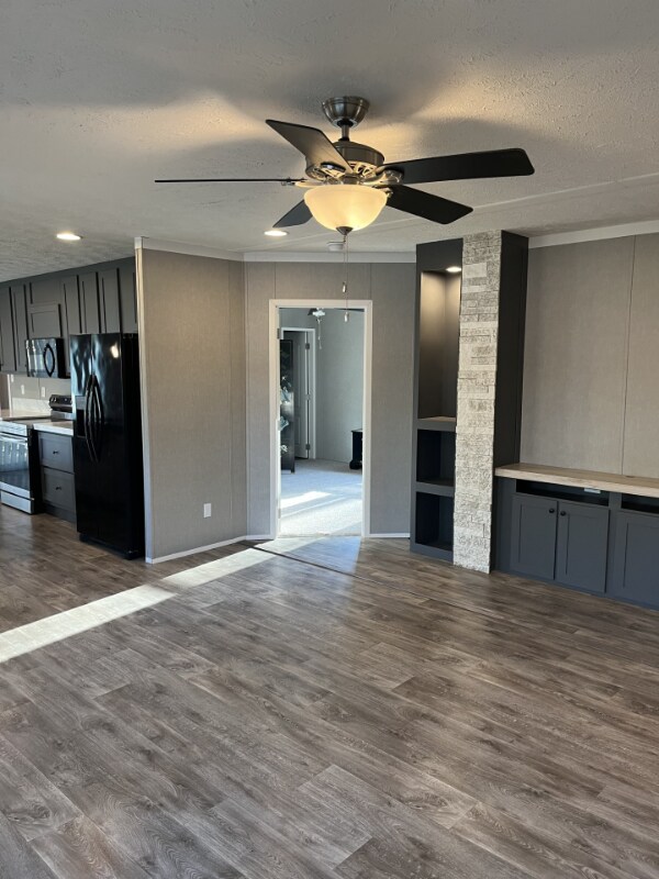 Building Photo - 733 Athens Rd