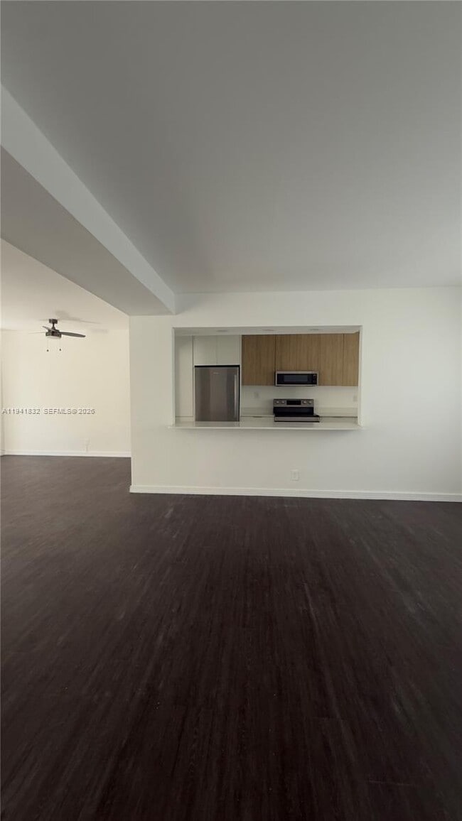 Building Photo - 2000 SW 13th Ct