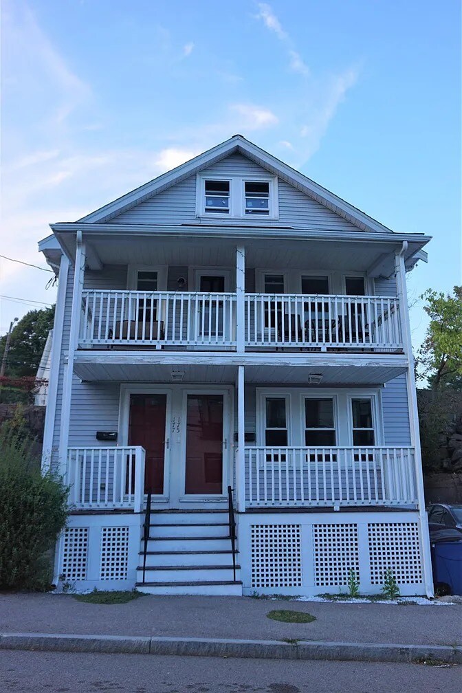 Building Photo - 175 School St