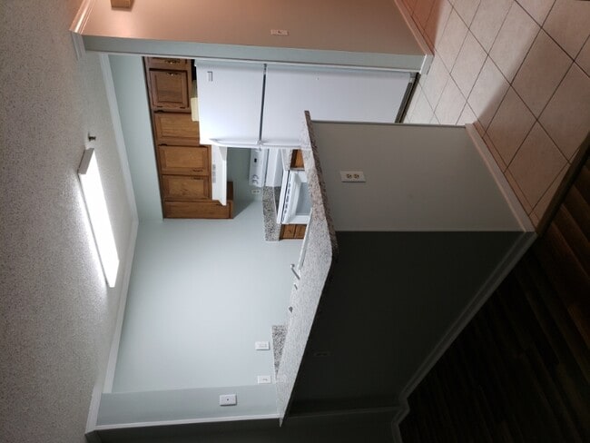 Building Photo - 4015 Fairway Dr
