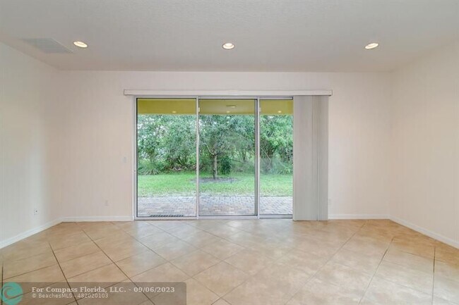 Building Photo - 4198 NW Burr Oak Ct