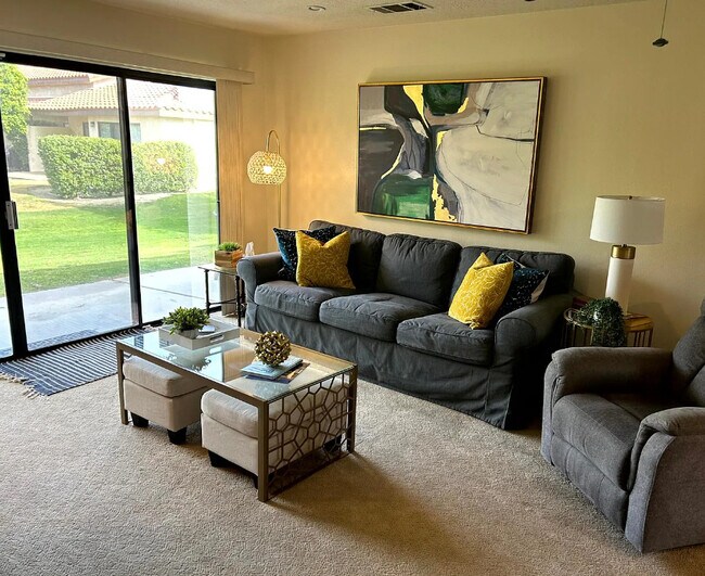 Building Photo - 206 Lakecrest Ln