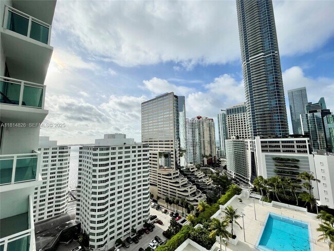 Building Photo - 950 Brickell Bay Dr