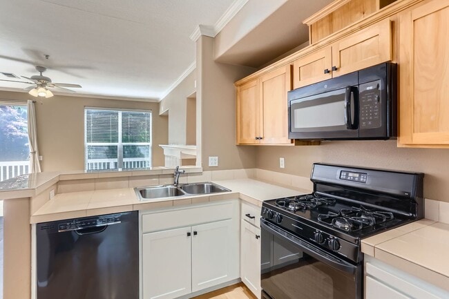 Building Photo - Elegant Forest Heights 3 bedroom, 3 bath Brownstone Home!