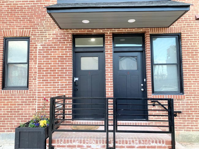 Building Photo - 1600 S Charles St