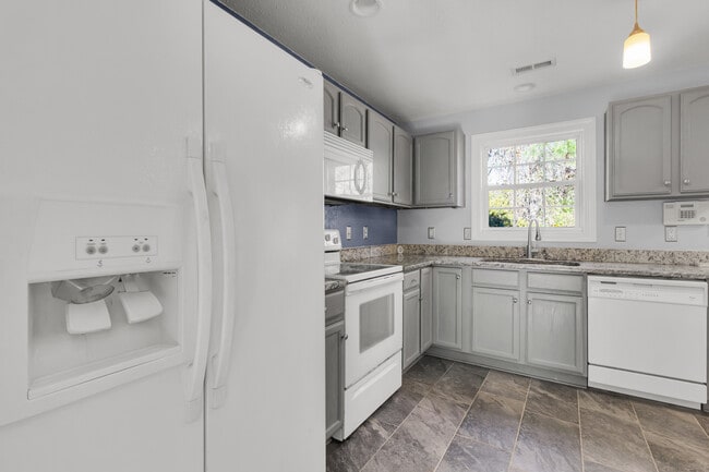 Building Photo - 109 Trinity Dr