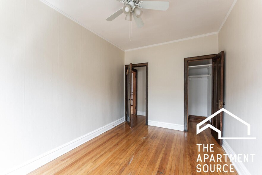 Building Photo - 4826 W Addison St