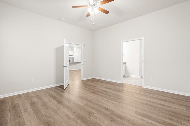 Building Photo - Amazing Durham Location - Easy commute to RTP, Brier Creek