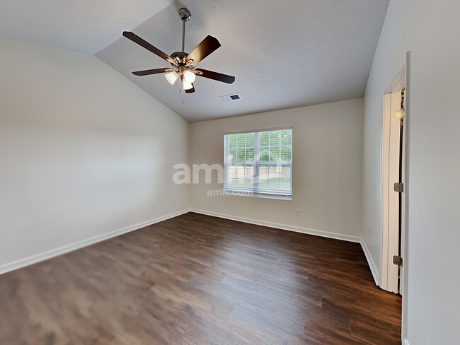 Building Photo - 860 Amelia Grove Ln SE