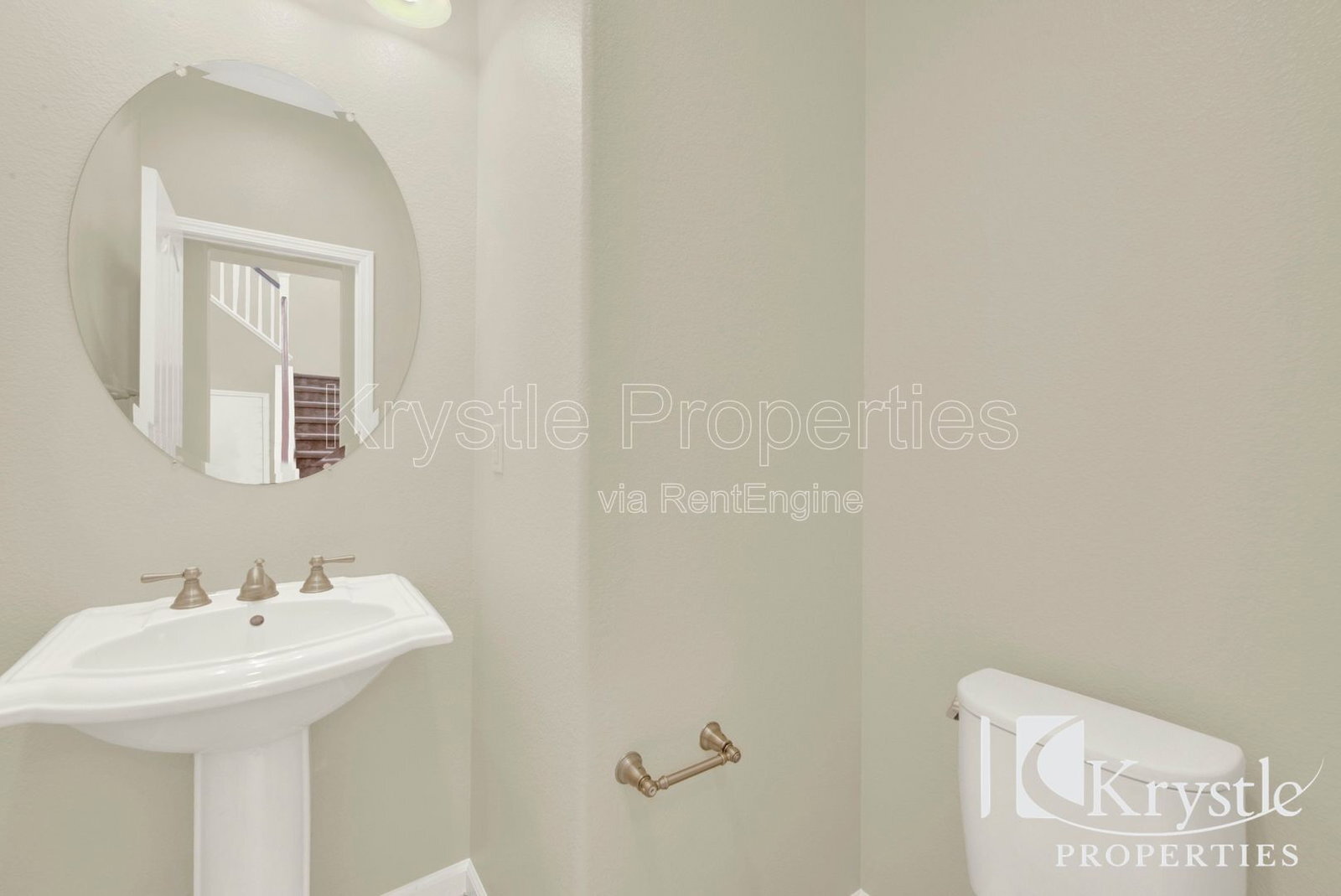 Building Photo - 300 Poplar Ave