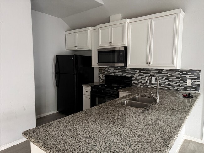 Building Photo - 4509 Larkspur St