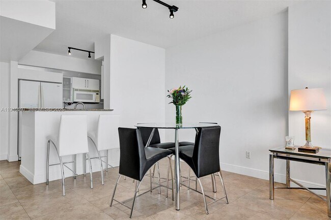 Building Photo - 335 S Biscayne Blvd