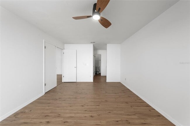 Building Photo - 126 Dahlia Village Cir