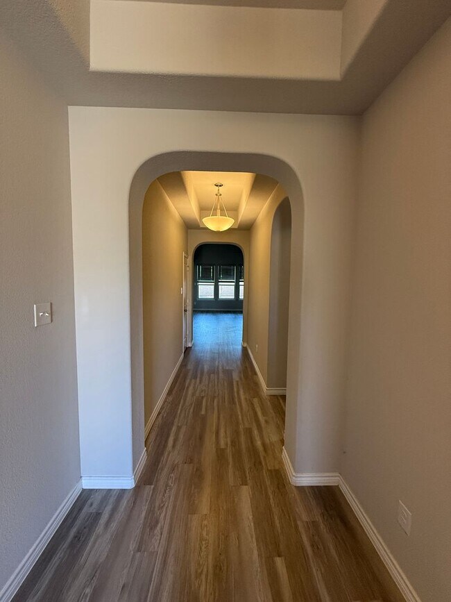 Building Photo - Charming 1-Story 4 Bedroom 2 Bathroom in Little Elm, TX