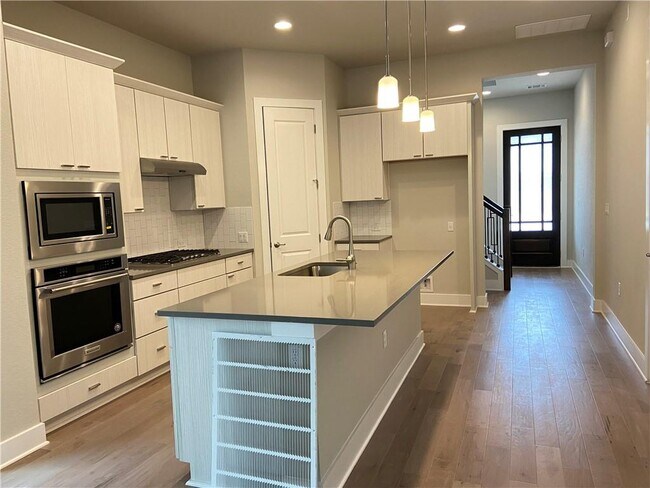 Building Photo - 1615 Woodwind Ln