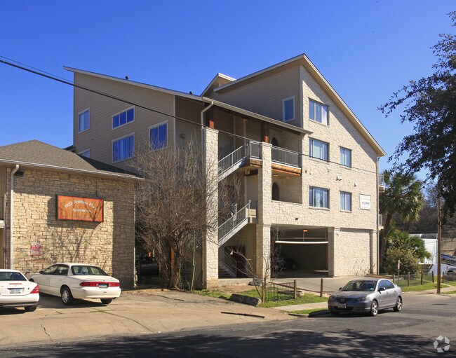 Building Photo - 1905 Robbins