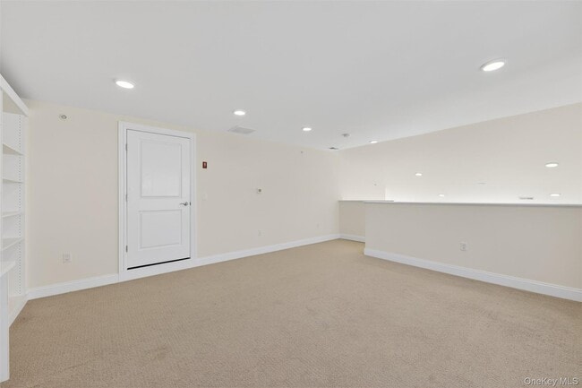 Building Photo - 402 Sacandaga Loop