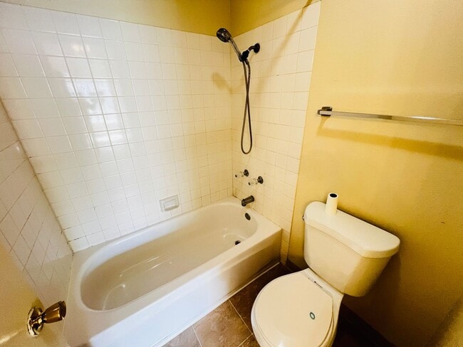 Building Photo - Mira Mesa Two Master Bedroom Upper Level Corner Condo