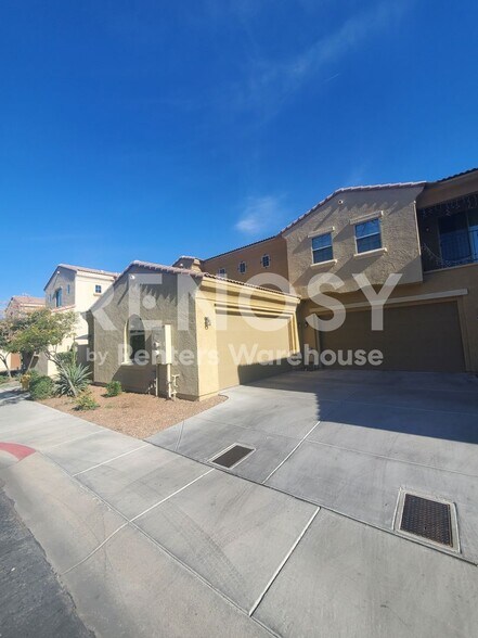 Building Photo - 1367 S Country Club Dr