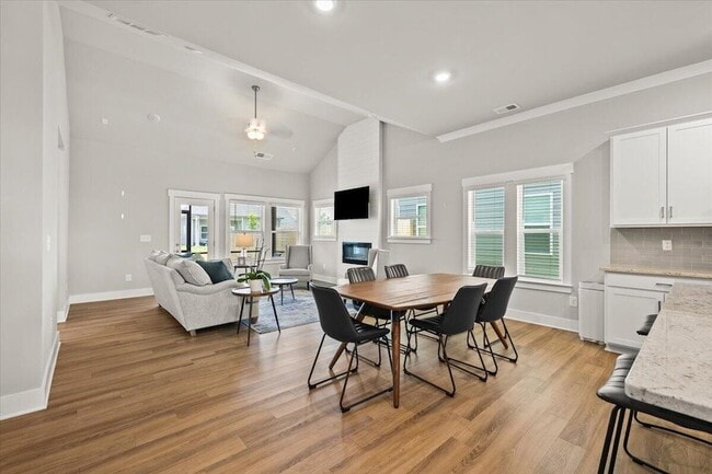 Building Photo - 2093 Firelight Wy