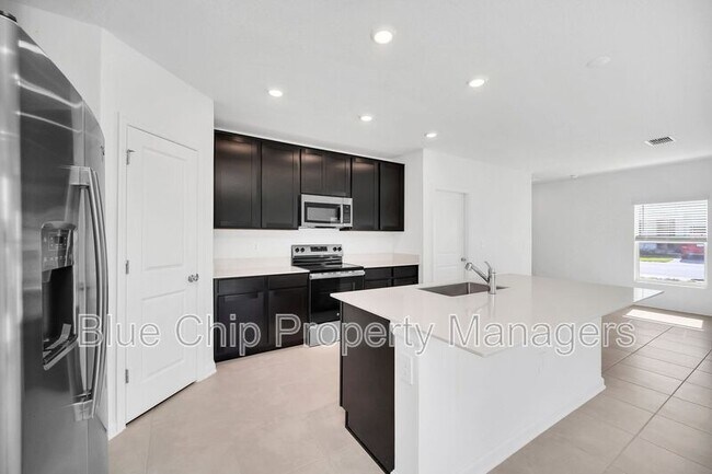 Building Photo - 2209 Aquifer Ln